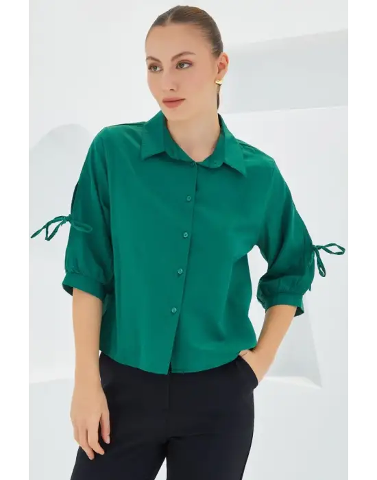 Kol Detaylı Zümrüt Yeşili Crop Gömlek 20246