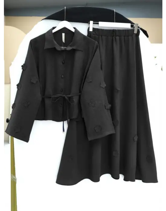 Kolları Ve Eteği Çiçekli Beli Bağcıklı Gömlek Etek İkili Modal Takım  -Siyah