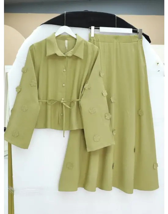 Kolları Ve Eteği Çiçekli Beli Bağcıklı Gömlek Etek İkili Modal Takım  -Yağ Yeşili