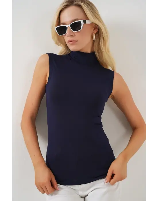 Göz Alıcı Kolsuz Body - Lacivert