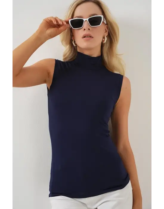 Göz Alıcı Kolsuz Body - Lacivert