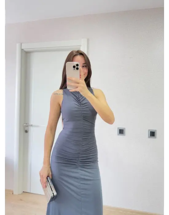 Kolsuz Büzgülü Uzun Elbise - Füme