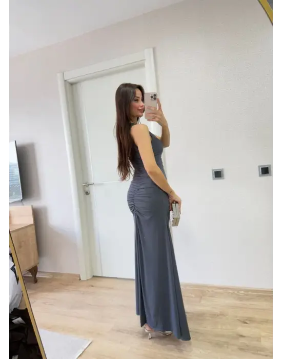 Kolsuz Büzgülü Uzun Elbise - Füme