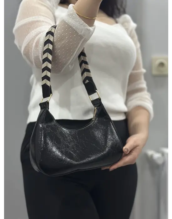 Omarı Siyah Deri Klasik Çanta