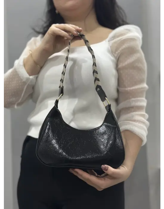 Omarı Siyah Deri Klasik Çanta