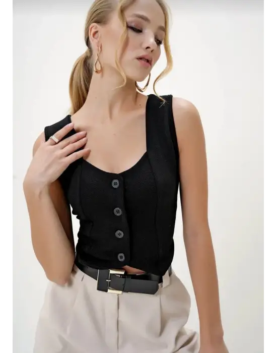 Omarı Siyahtan Şıklığı Yakalayın! Krep Kumaş Düğmeli Yelek