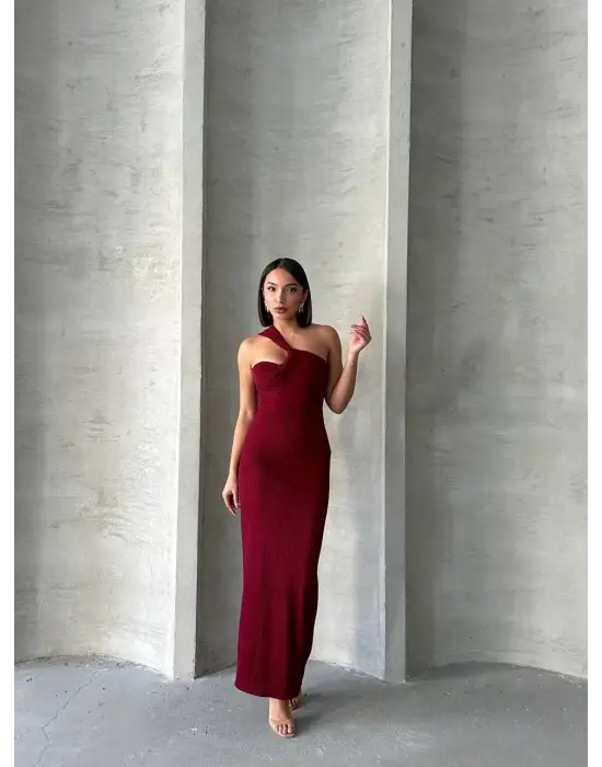 Omarı Burgundy Asimetrik Kesim Uzun Elbise