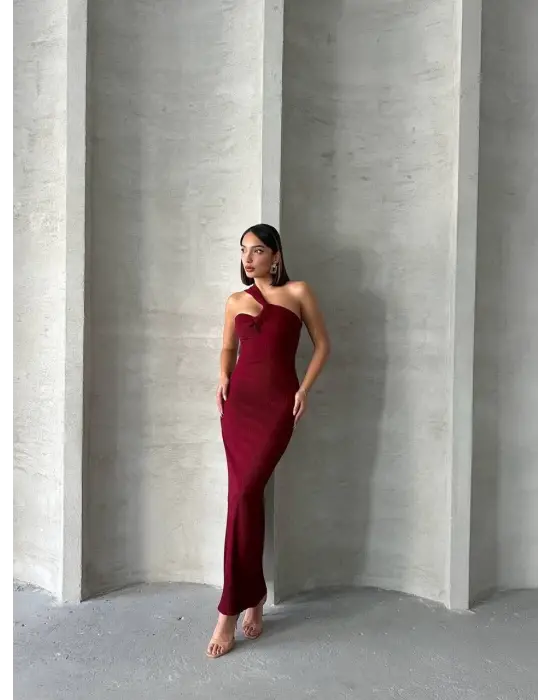 Omarı Burgundy Asimetrik Kesim Uzun Elbise
