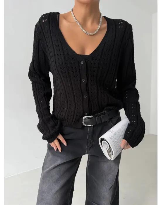 Omarı Siyah Düğmeli Örgü Triko Hırka