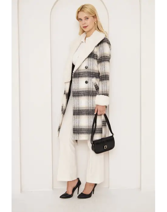 Omarı Şıklığıyla Sıcak Tutacak Kürklü Kaban