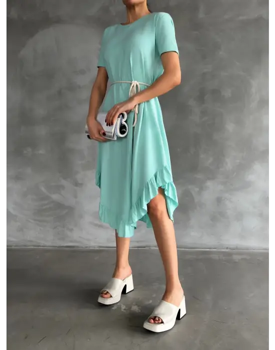 Göz Alıcı Kuşaklı Elbise