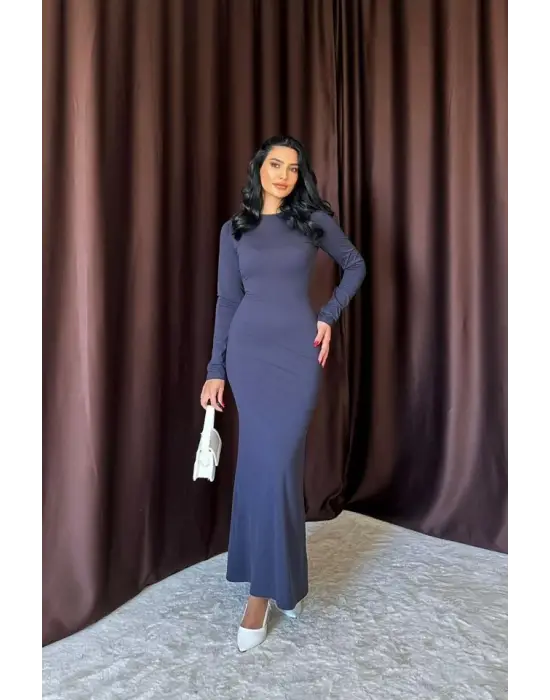 Lacivert Vücudu Saran Uzun Elbise