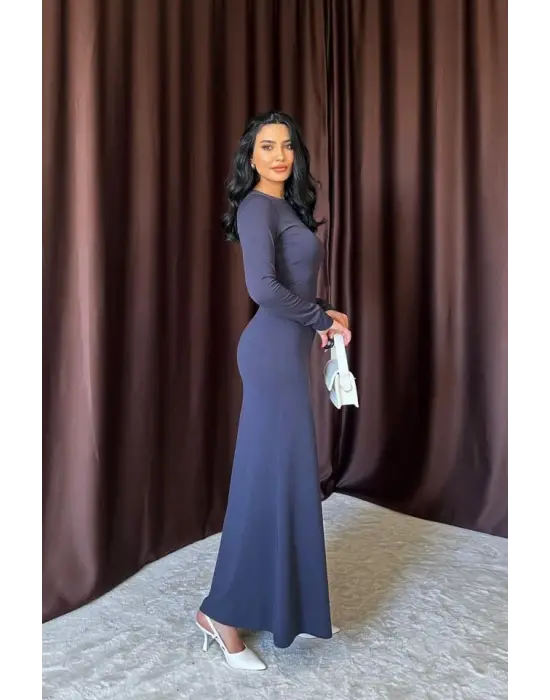 Lacivert Vücudu Saran Uzun Elbise