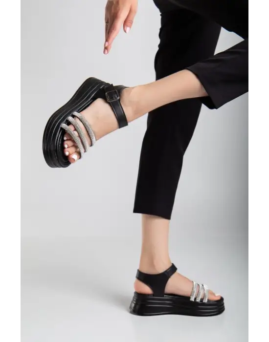 Lalen Siyah Kemerli Sandalet