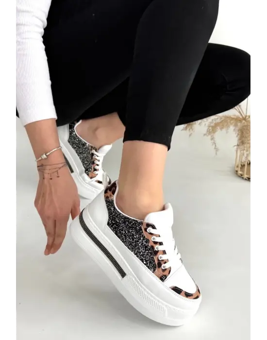 Lawin Beyaz Cilt Siyah Simli Bağcıklı Spor Ayakkabı