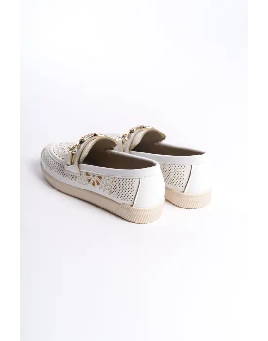 LAYLA Bağcıksız Rahat tabanlı ayakkabı Rahat Tabaan Çiçek Desenli Bayan Babet Ayakkabı  CKısa Topuk - Beyaz