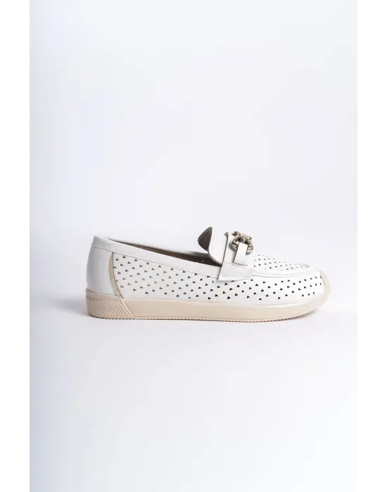 LAYLA Bağcıksız Rahat tabanlı ayakkabı Rahat Tabaan Kalp Desenli Bayan Babet Ayakkabı  CKısa Topuk - Beyaz