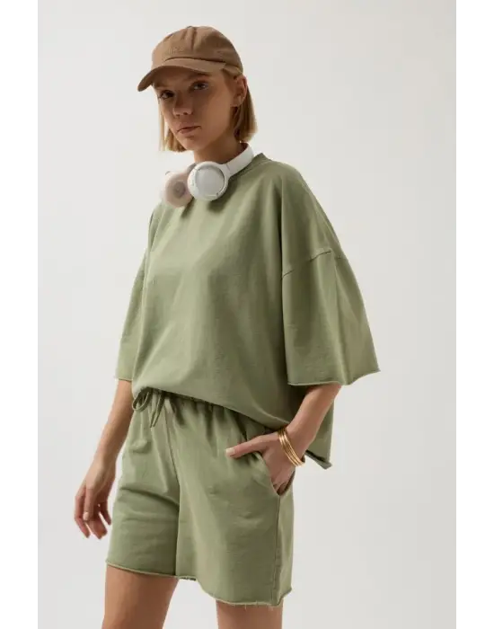 Lazer Kesim Bağcık Detay Şort