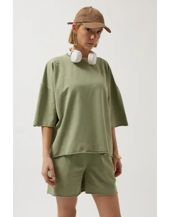 Lazer Kesim Bağcık Detay Şort