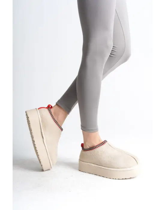 LEILA Bağcıksız Düz ve Kalın Tabaan İçi Kürklü Kısa Süet Bayan Bot  CKısa Topuk - Krem