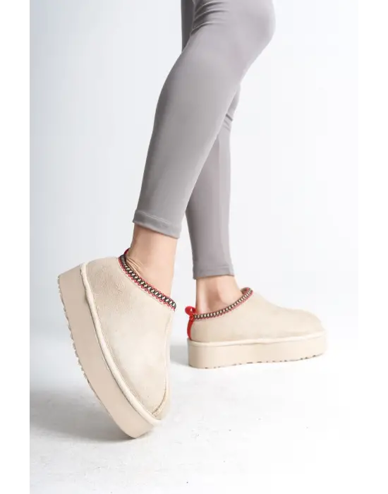 LEILA Bağcıksız Düz ve Kalın Tabaan İçi Kürklü Kısa Süet Bayan Bot  CKısa Topuk - Krem