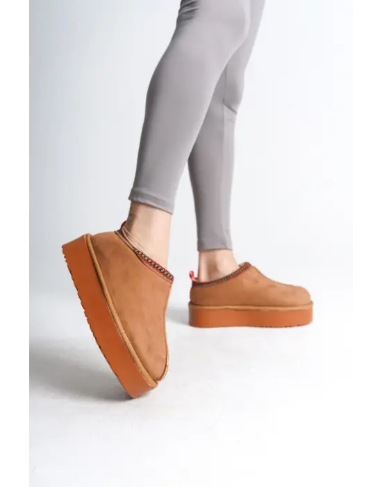 LEILA Bağcıksız Düz ve Kalın Tabaan İçi Kürklü Kısa Süet Bayan Bot Günlük ŞıkT - Taba