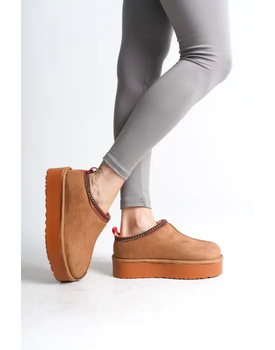 LEILA Bağcıksız Düz ve Kalın Tabaan İçi Kürklü Kısa Süet Bayan Bot Günlük ŞıkT - Taba