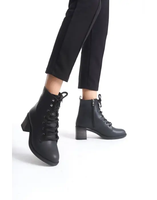 Rahat Bağcıklı Topuklu Bot