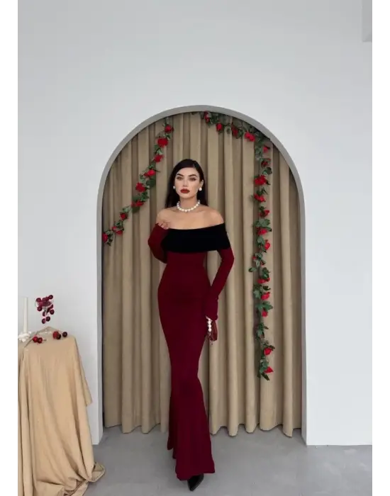 Omarı Yazın Şıklığı: Madonna Yaka Elbise