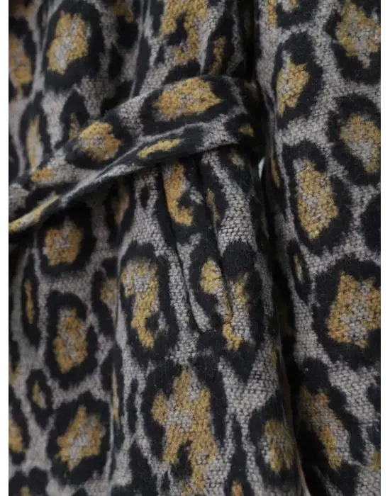 Omarı Şık ve Trendy Leopar Desenli Kaşe Ceket - Gri