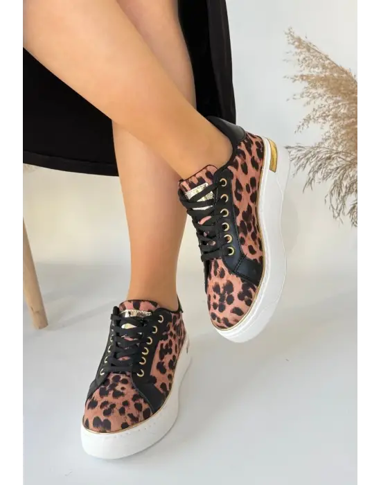 Omarı Leopar Desenli Saten Bağcıklı Spor Ayakkabı