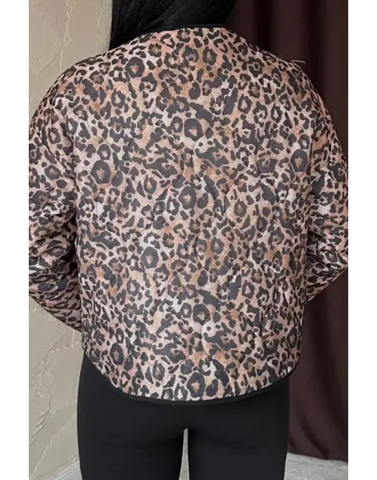 Omarı Desenli Kapitone Ceket - Stilinize Leopar Dokunuşu