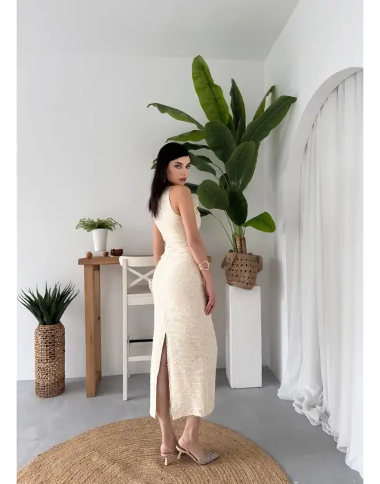 Omarı Çiçek Desenli Zarif Elbise