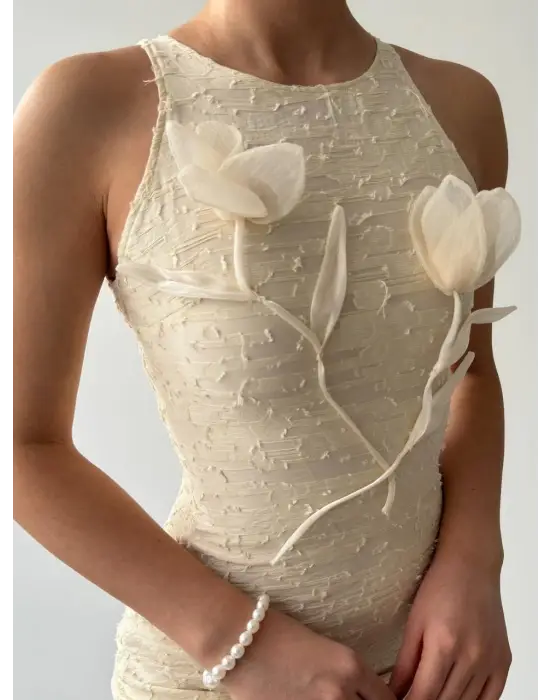 Omarı Çiçek Desenli Zarif Elbise