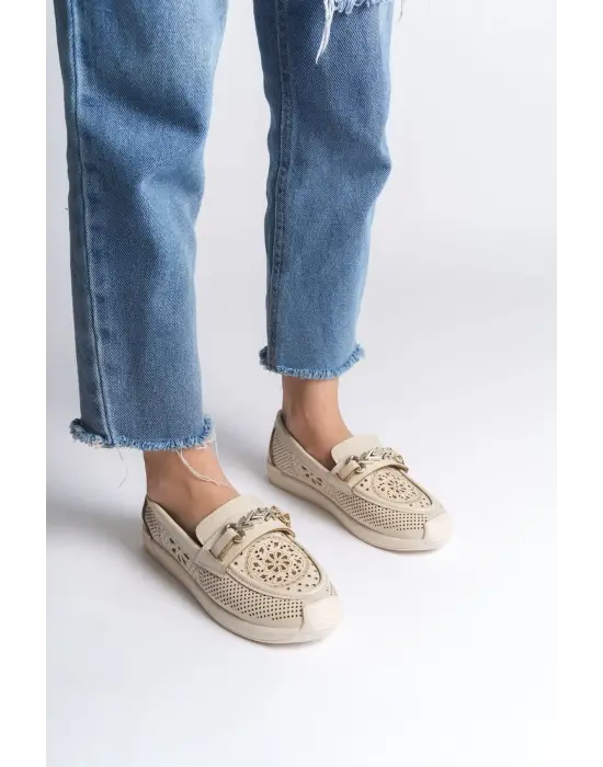 Çiçek Desenli Bayan Babet Ayakkabı - Rahat ve Trend Stil