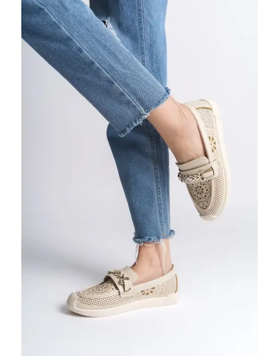 LILY Bağcıksız Rahat tabanlı ayakkabı Rahat Tabaan Çiçek Desenli Bayan Babet Ayakkabı CKısa Topuk - Krem