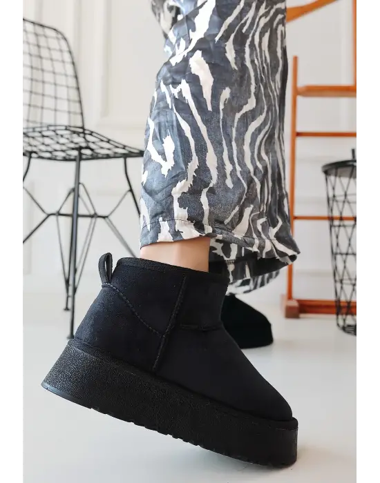 Omarı Siyah Süet Yüksek Topuklu Bot