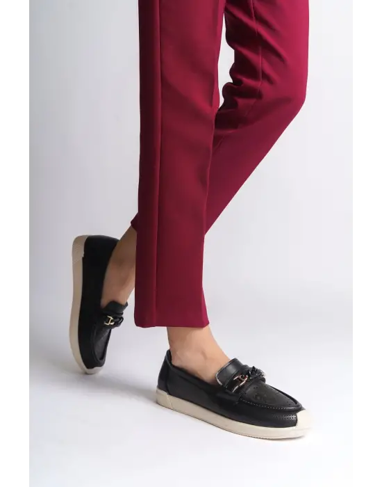 Çiçek Desenli Rahat Tabanlı Babet Ayakkabı - Siyah