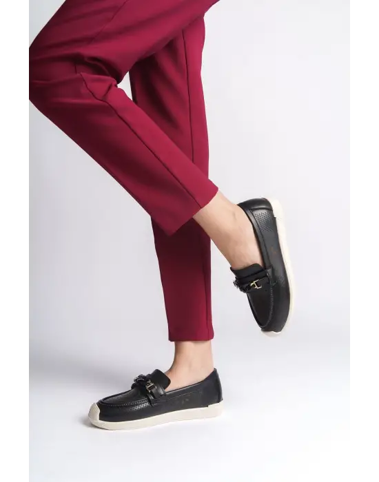 Çiçek Desenli Rahat Tabanlı Babet Ayakkabı - Siyah