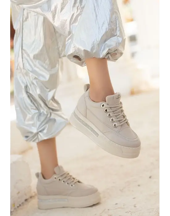 Modern Cilt Bağcıklı Spor Ayakkabı