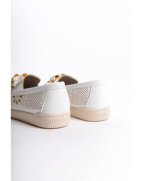 Çiçek Desenli Beyaz Bayan Babet