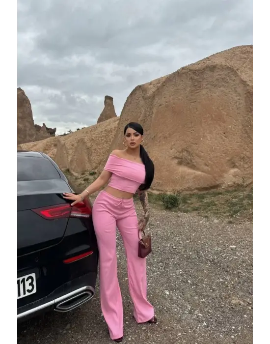 Tarz Madonna Yaka Pantolonlu Takım