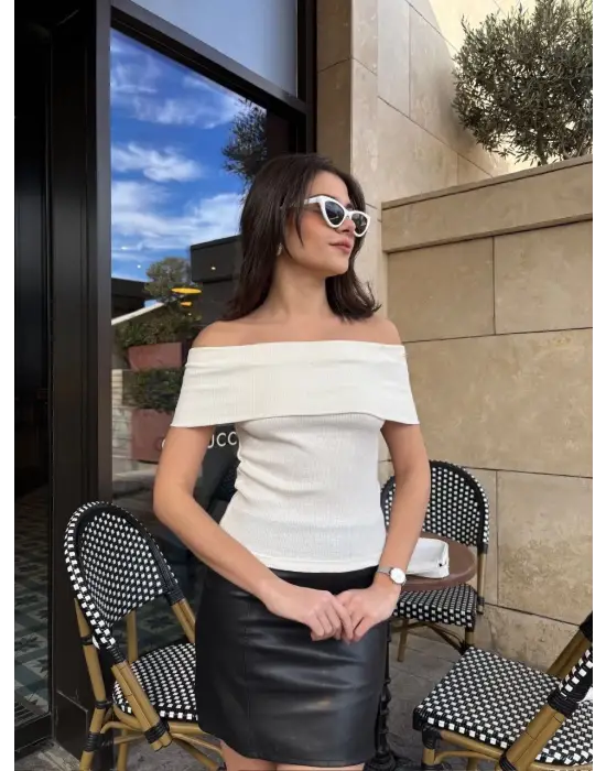 Madonna yaka sıfır kol bluz