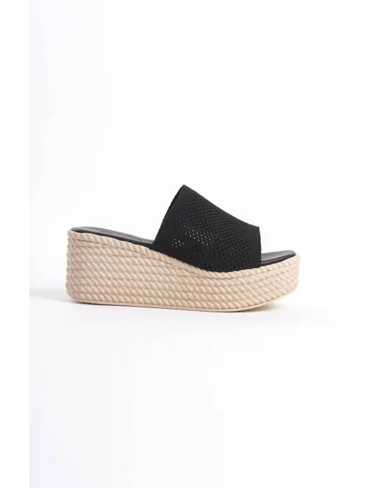 Örgü Detaylı Rahat Tabanlı Siyah Bayan Terlik