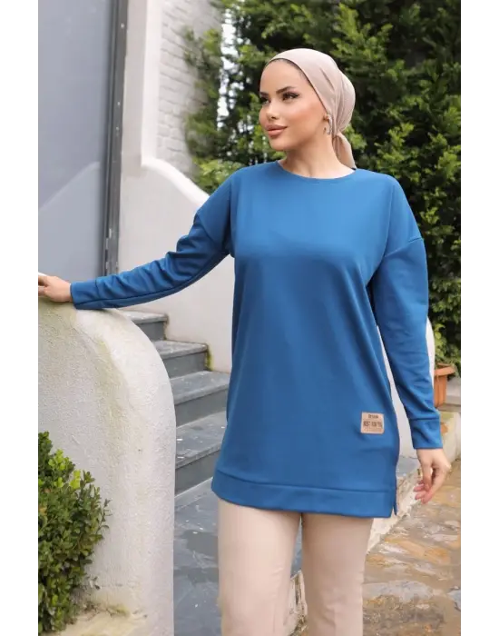Omarı Mavi Arma Detay Tunik - Şıklığı ve Rahatlığı Bir Arada Sunar