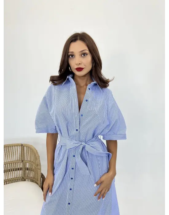 Omarı Şık ve Rahat Mavi-Beyaz Çizgili Elbise