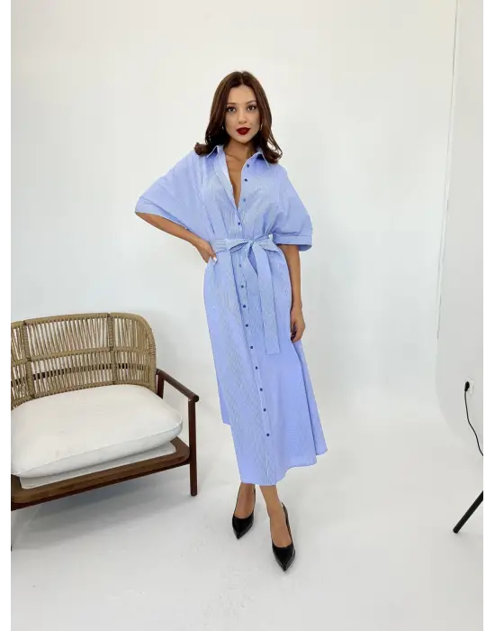 Omarı Şık ve Rahat Mavi-Beyaz Çizgili Elbise