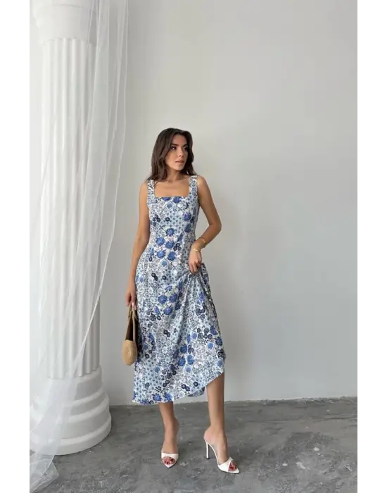 Omarı Rahat Kalıplı Çiçek Desenli Elbise