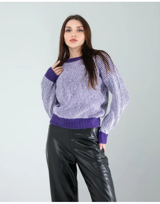 Çizgili Yakalı Triko Kazak