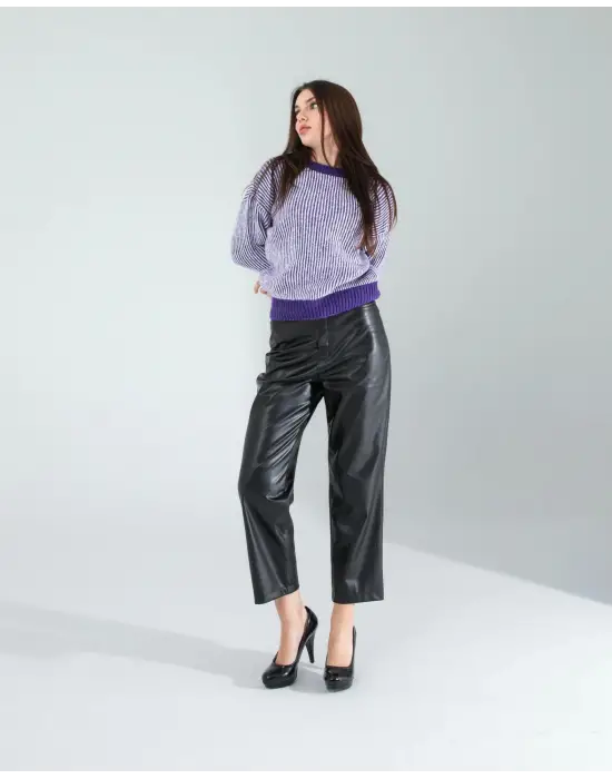 Çizgili Yakalı Triko Kazak